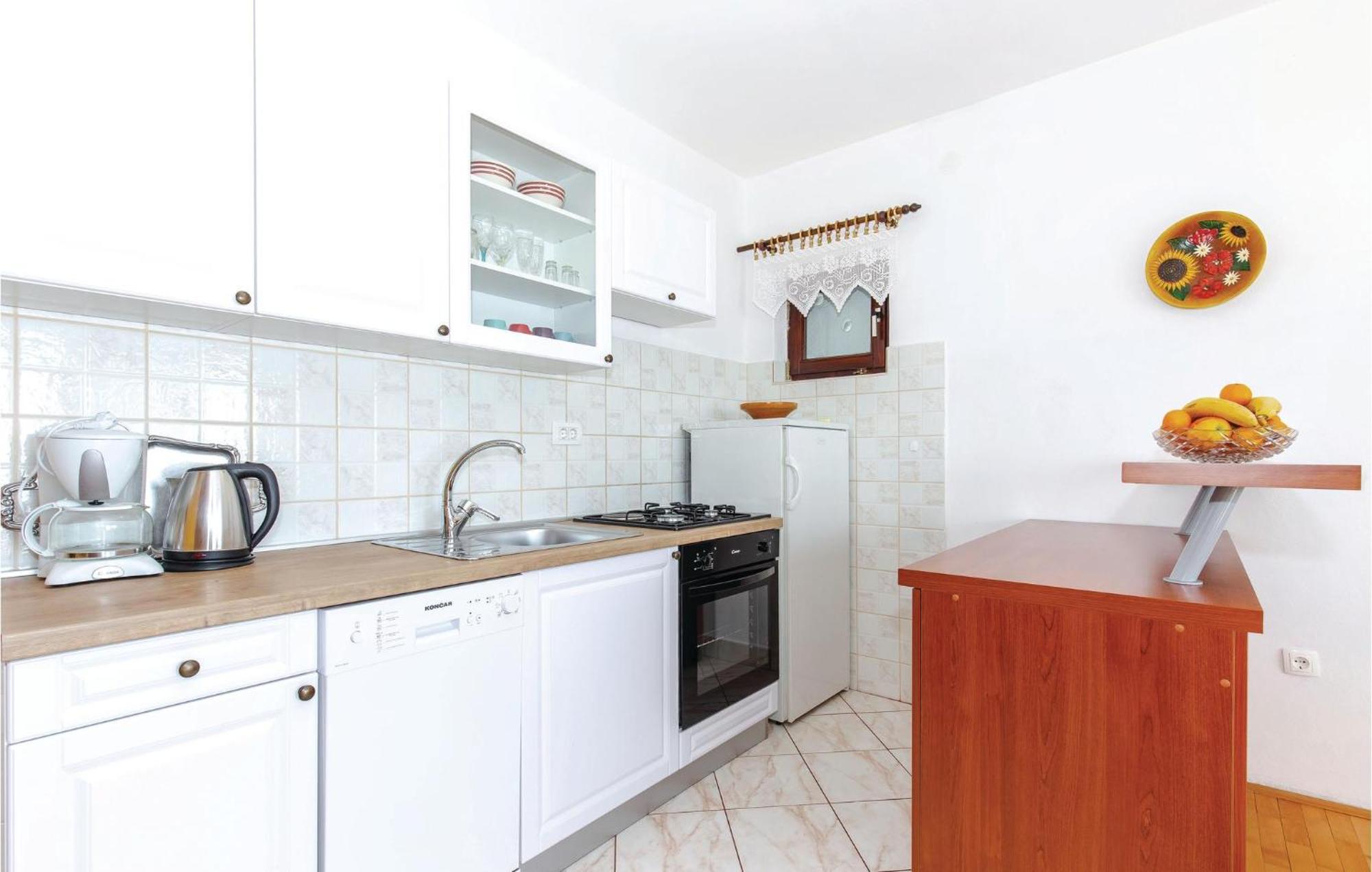 Stunning Apartment In Novi Vinodolski With Wifi Ngoại thất bức ảnh