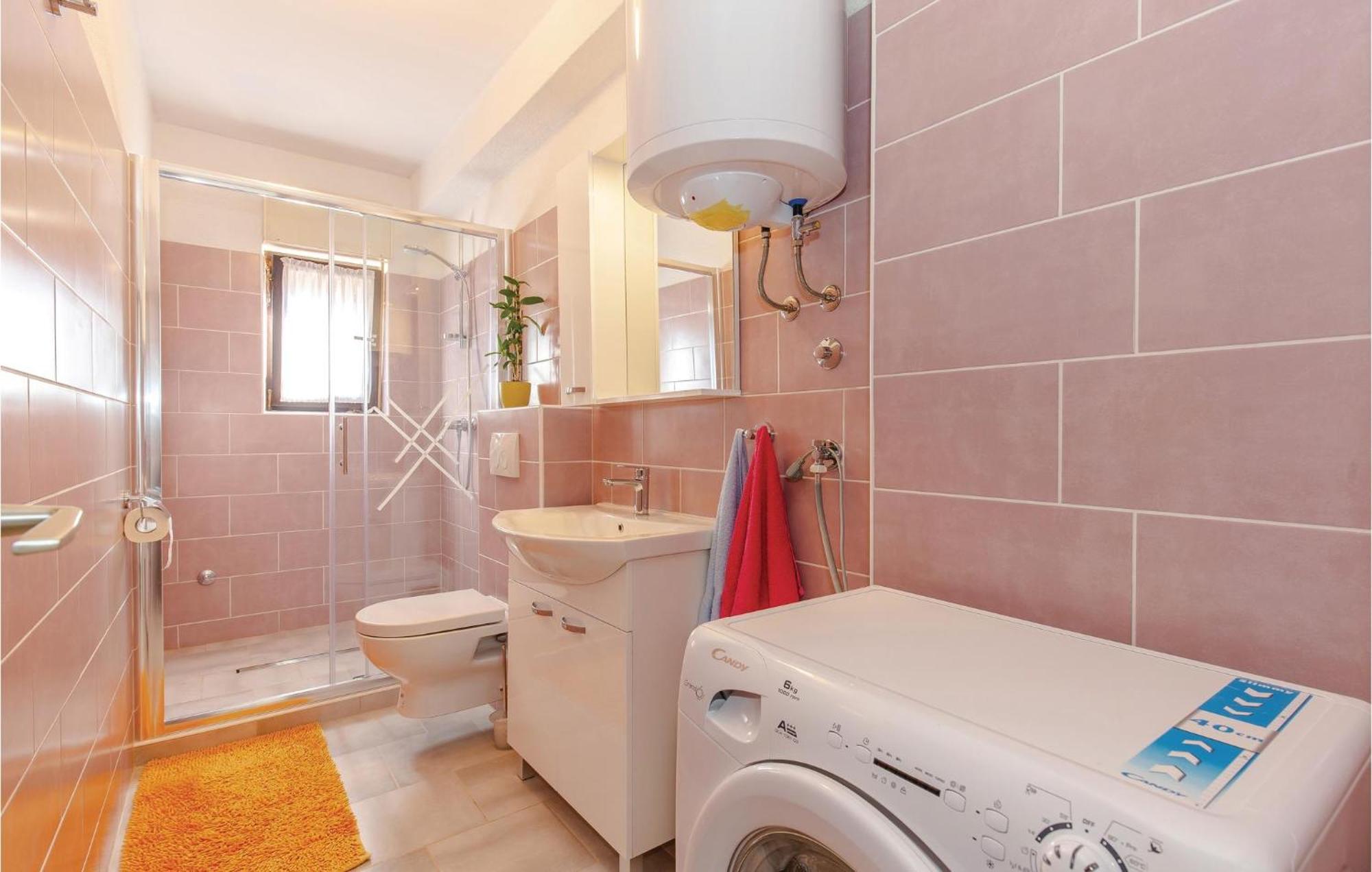 Stunning Apartment In Novi Vinodolski With Wifi Ngoại thất bức ảnh