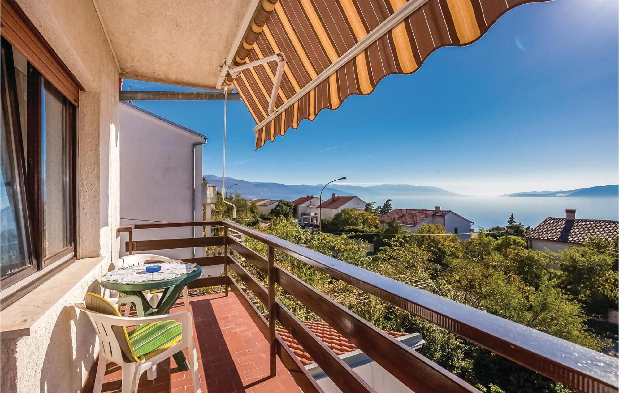 Stunning Apartment In Novi Vinodolski With Wifi Ngoại thất bức ảnh